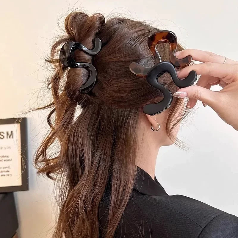 Women Accessories Shop Design - Geometric Design Hair Claw Clip Women's