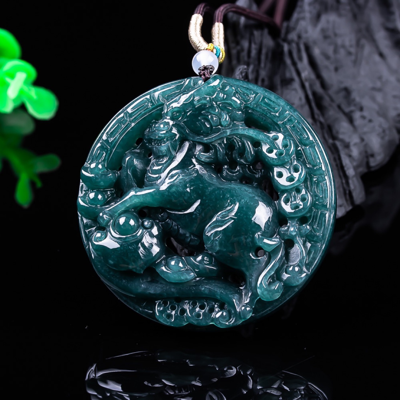 Women'S Accessories - Burmese Jadeite Dragon Pendant Gemstone Real