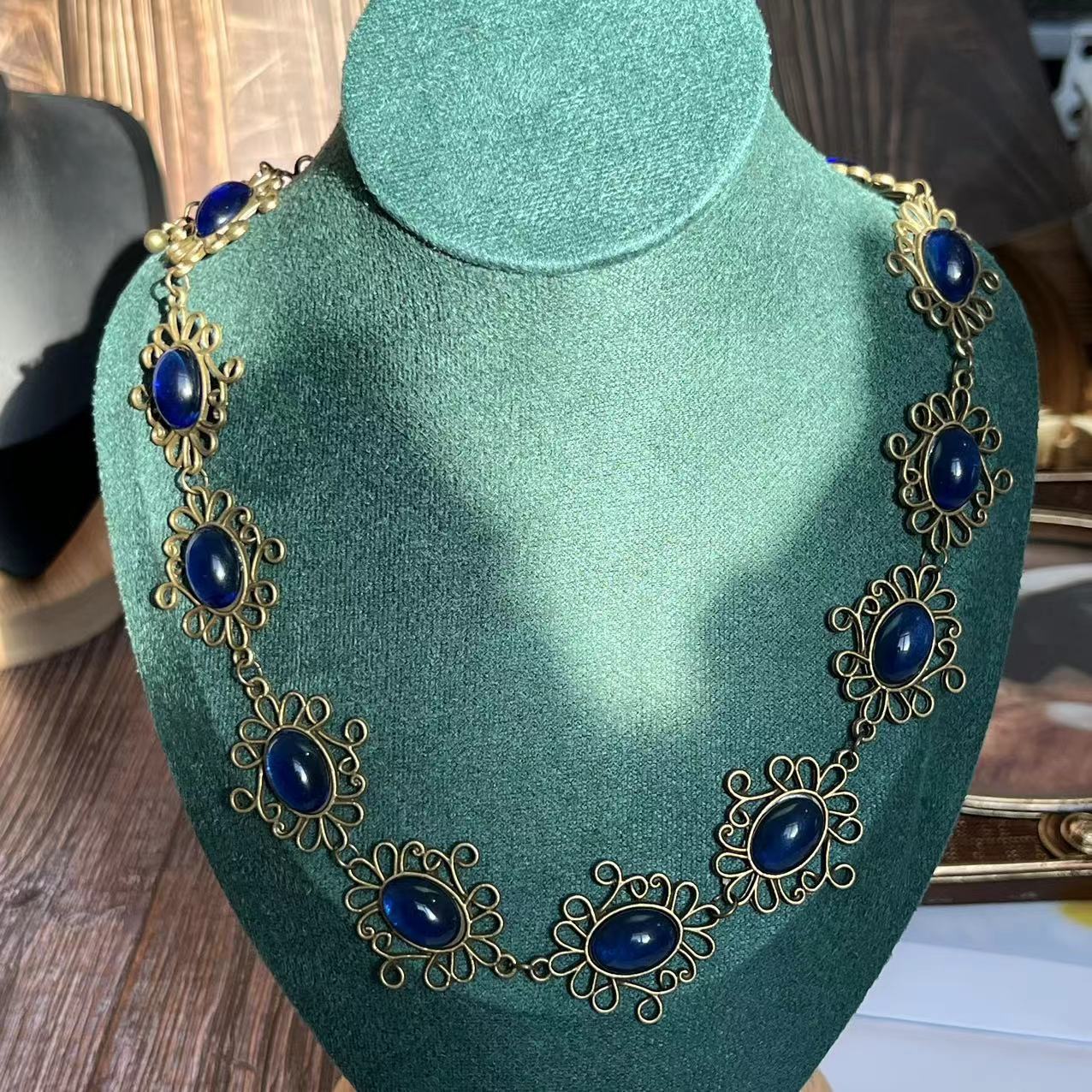 Historical Queen Anne Boleyn H - đánh giá và giá Women'S Red Accessories