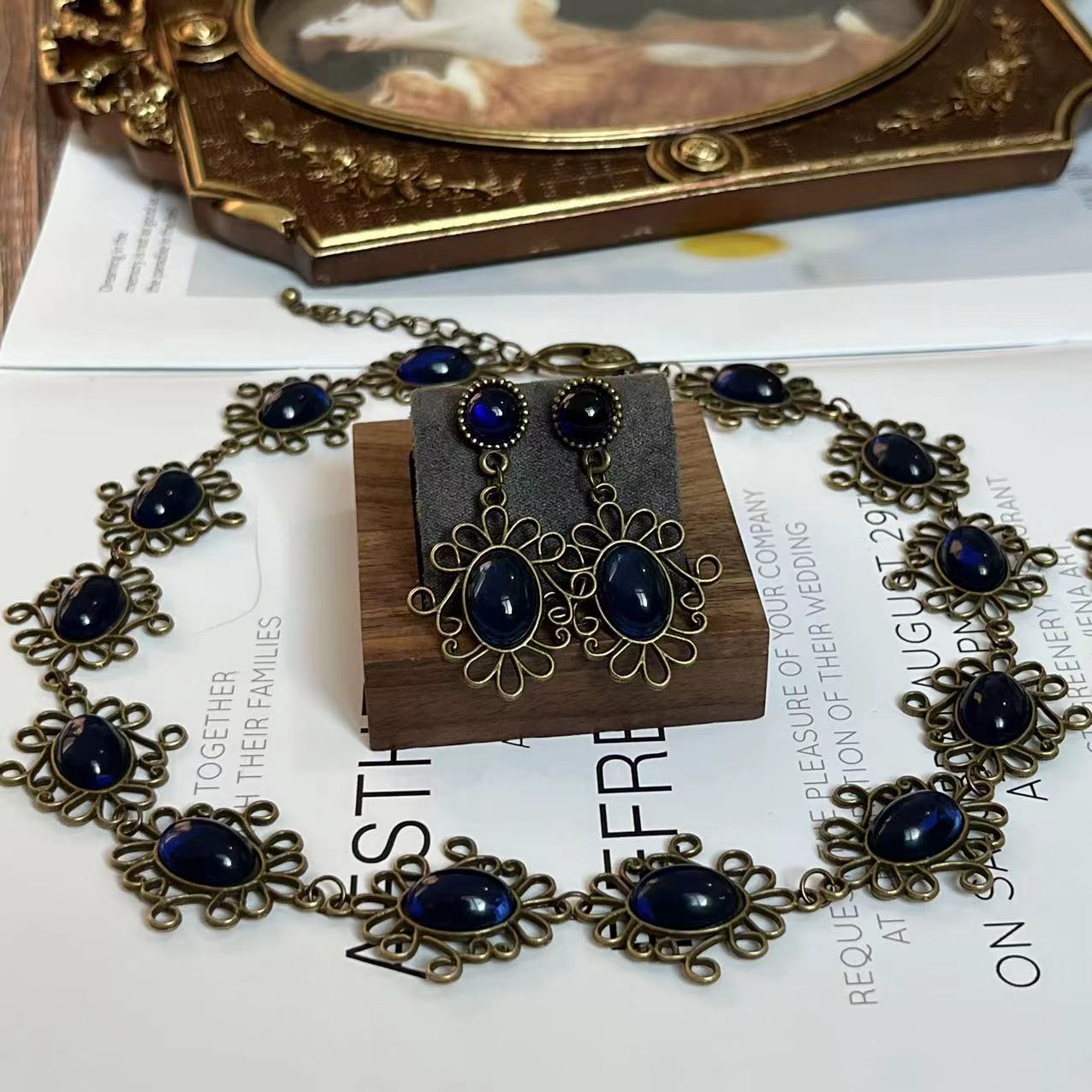 Historical Queen Anne Boleyn H - đánh giá và giá Women'S Red Accessories